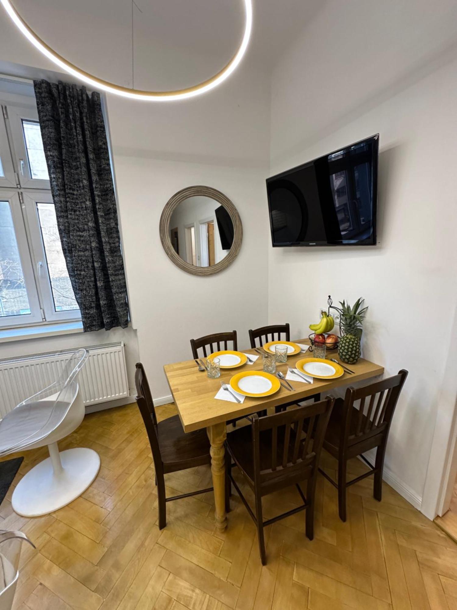 Karlin Oasis 2-Bedroom Apartment Praga Exterior foto
